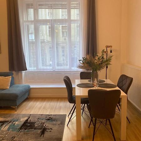 Blue Danube Apartment Downtown With Free Parking Budapesta Exterior foto